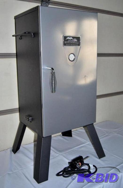 lot 49 image: Masterbuilt 30" Electric Smoker with Cov...