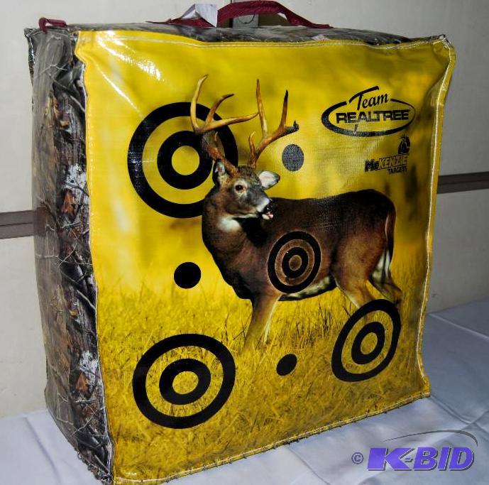 lot 50 image: Delta McKenzie Archery Target, full color dee...