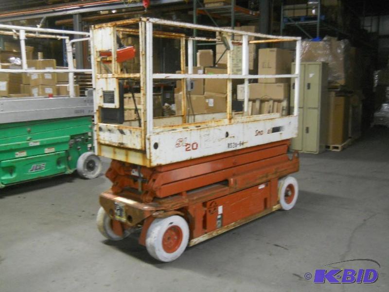 lot 4 image: Snorkel SL-20 Scissorlift. 20 Working Height.