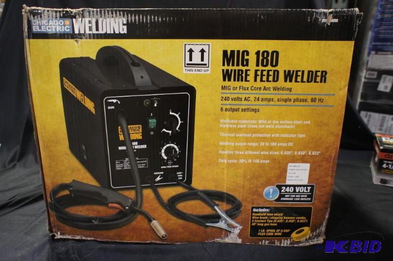 lot 34 image: Chicago Electric Mig Welder  Wire Feed - (us...