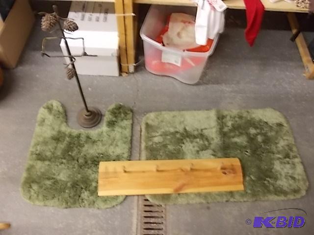 Peg Hook, 2-Rugs, TP Holder...