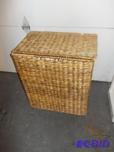 Wicker Hamper (2-Bin Sorter Inside) 22x14x25...