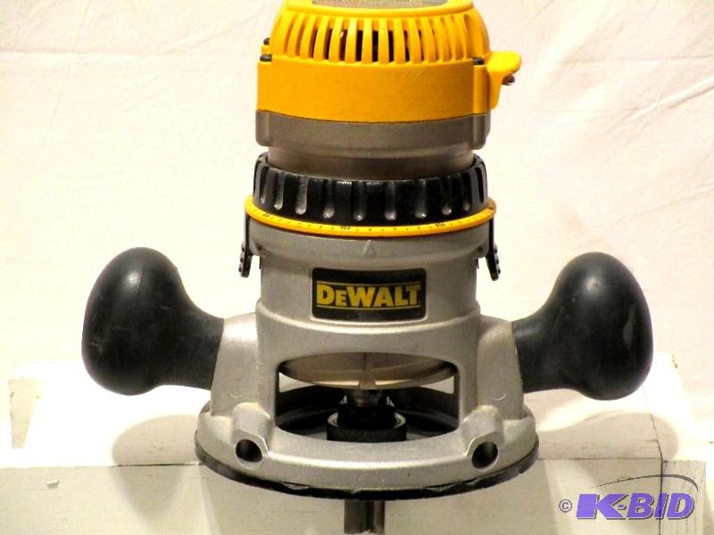 lot 30 image: DEWALT DW616 1-34-Horsepower Fixed Base Router