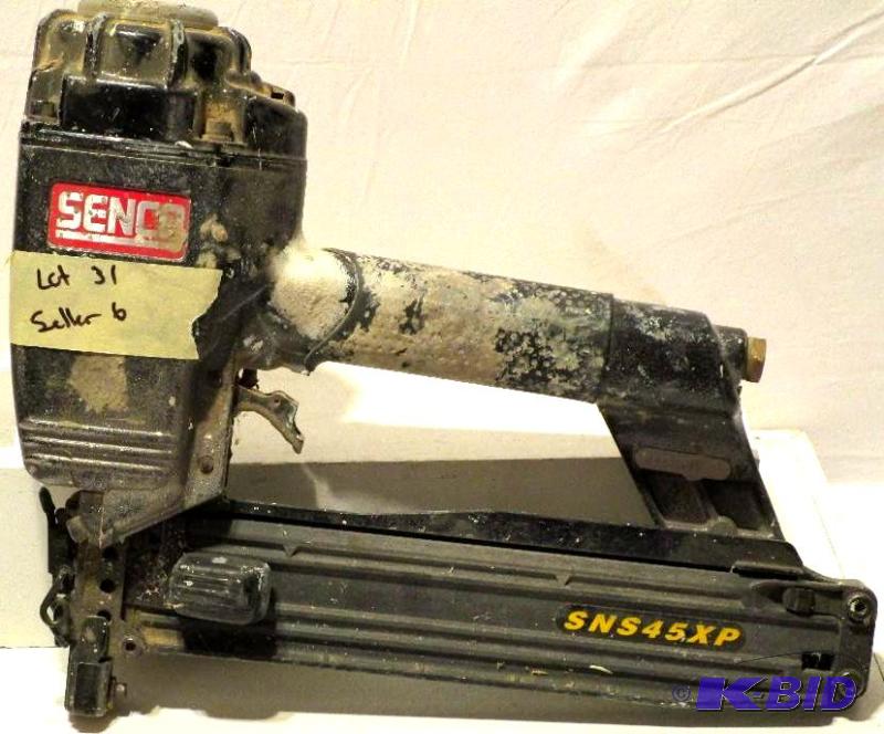 lot 31 image: SENCO SNS45XP, 16 Gauge 716-in Crown 2-in Heavy Wire Stapler