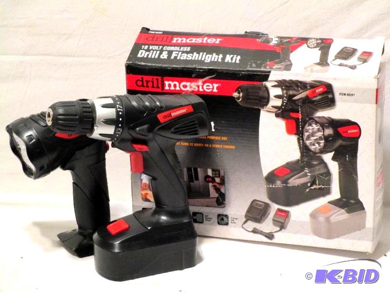 lot 89 image: 18 Volt 38 in. Cordless DrillDriver And Flashlight Kit