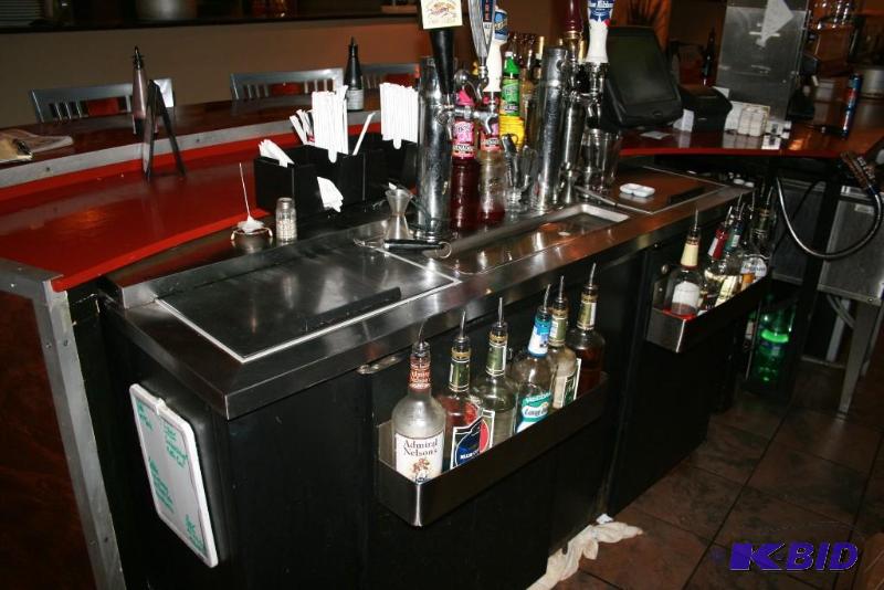 lot 6 image: 2 Door Beer Cooler