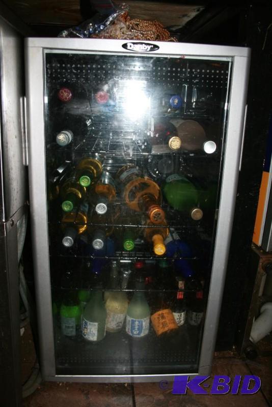 lot 7 image: Wine Cooler