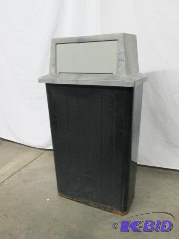 lot 26 image: Garbage Can