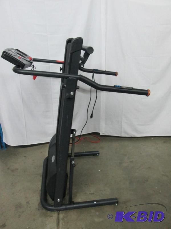 lot 36 image: Exerpeutic 1020 Fitness Walking Electric Treadmill