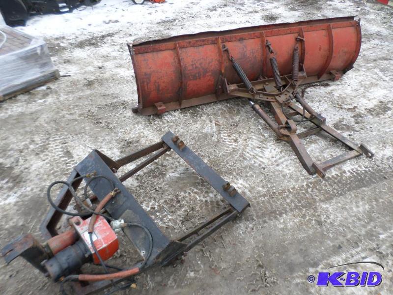 lot 1 image: 8ft Western Hydraulic Snow Plow With Mount-Pu...