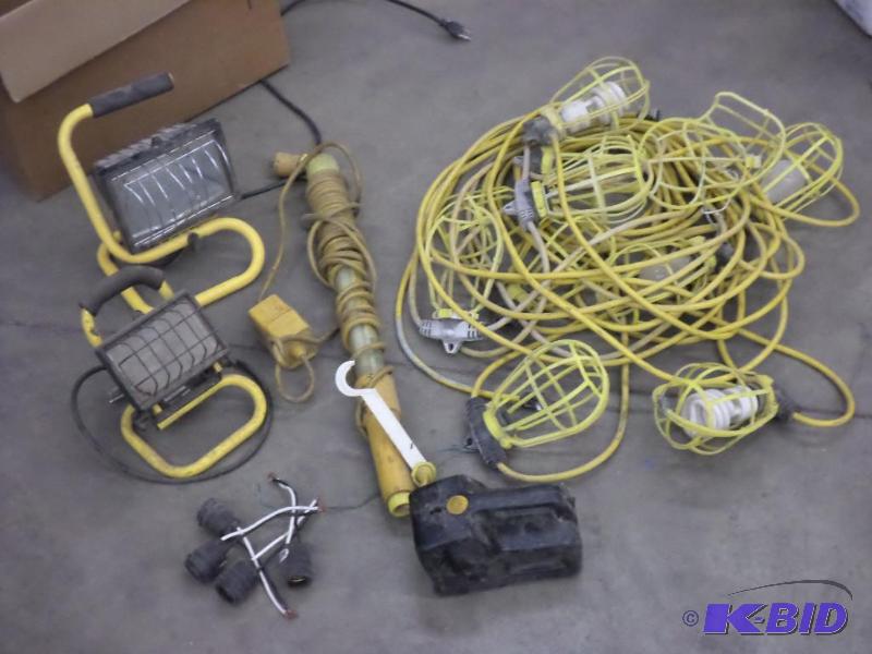 lot 100 image: Lot Of Misc 120Volt Work Lights...