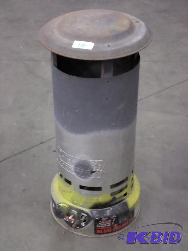 lot 12 image: Coleman 80,000-200,000 BTU LP Heater, No Cord...