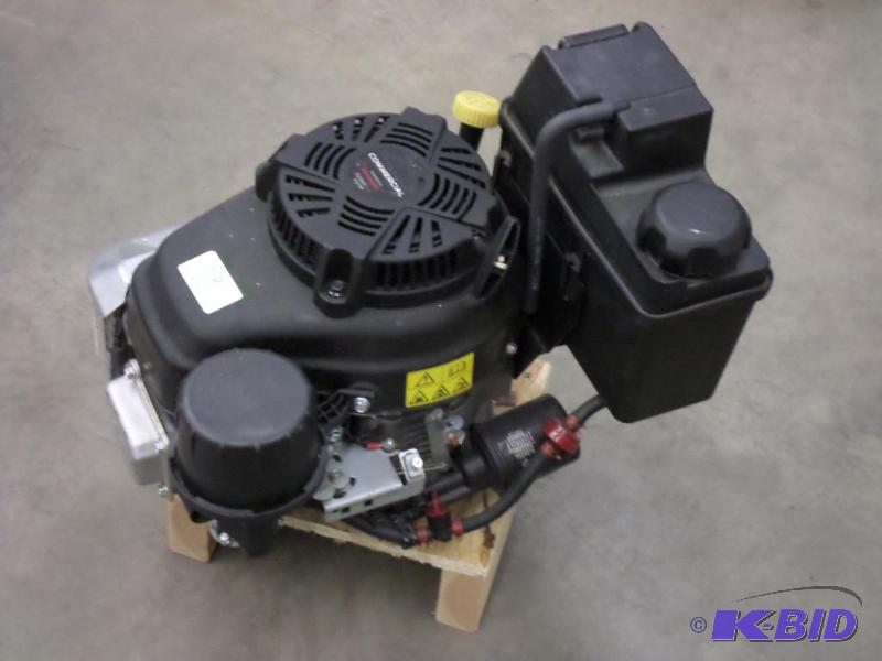 lot 18 image: Kawasaki FJ180V 6HP Commercia Gas Engine, Run...