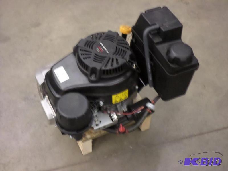lot 19 image: Kawasaki FJ180V 6HP Commercia Gas Engine, Run...
