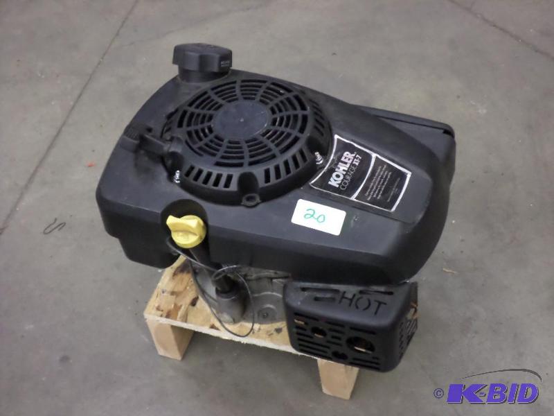 lot 20 image: Kohler Courage XT-7 7HP Gas Engine, Runs...