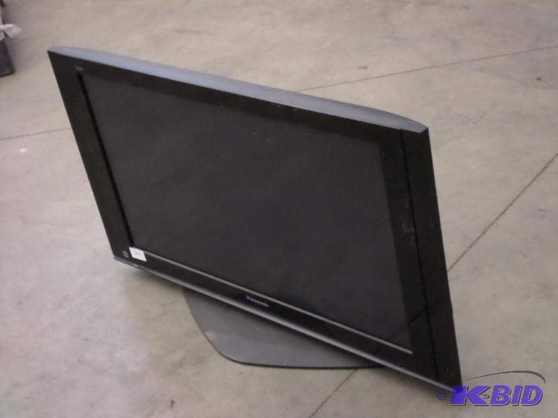 lot 33 image: Panasonic Model TH-42PZ77U Viesta Flatscreen ...