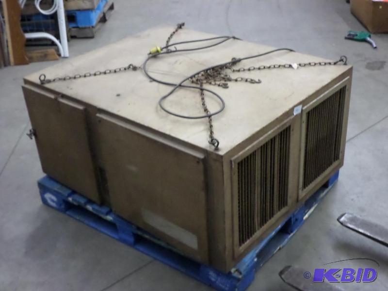 lot 41 image: Smokeeter Commercial 120Volt Hanging 36"...