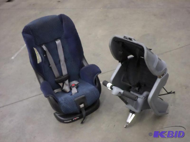 lot 53 image: (1) Carseat & (1) Bike-Mount Toddler Seat...