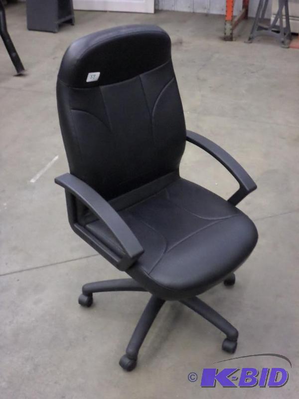 lot 58 image: Like New Rolling Office Chair...