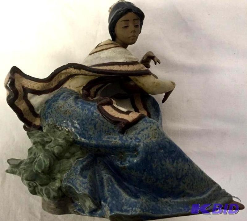 LLadro Figure #2175