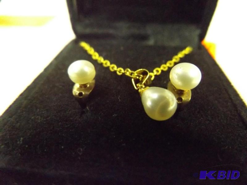 White Pearl Earring and Necklace Pair