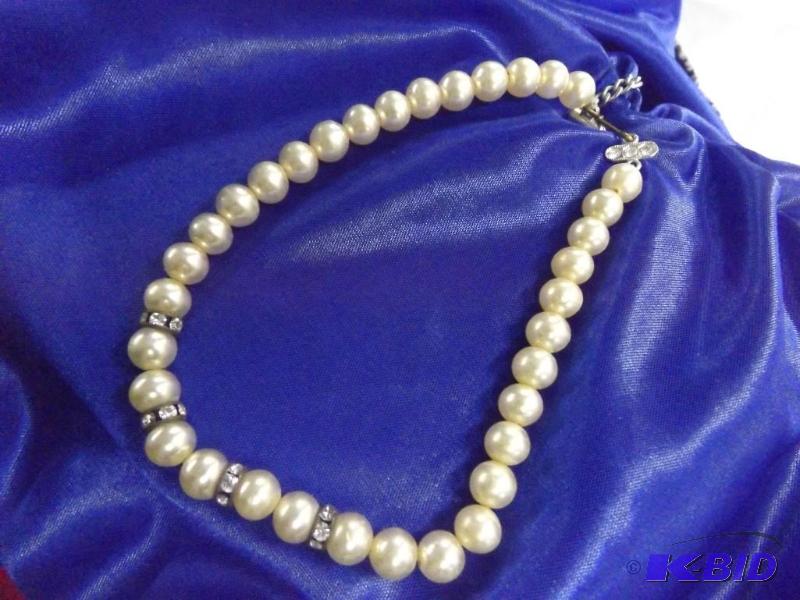 White Pearl Necklace with  Silver Beads