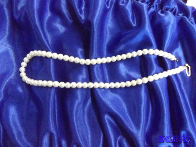 White Pearl Necklace