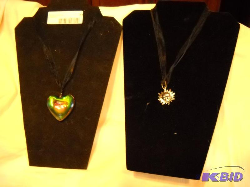 Iredescent glass 2&quot x 2&quot heart pend...
