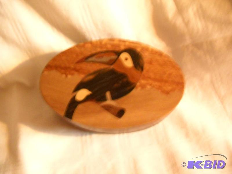 Very nice 3 12&quot x 5 14&quot Toucan Ov...