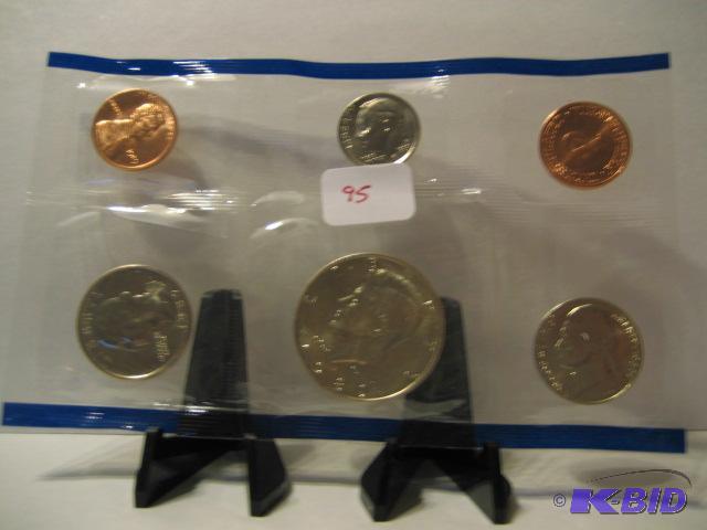 lot 95 image: 1989 UNCIRCULATED PHILADELPHIA MINT COIN SET...