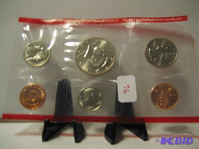 lot 96 image: 1995 UNCIRCULATED DENVER MINT COIN SET...