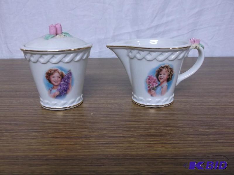 lot 12 image: Beautiful Shirley Temple porcelain cream &...