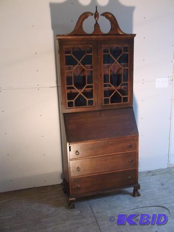 lot 26 image: Vintage drop front writing desk with hutch to...