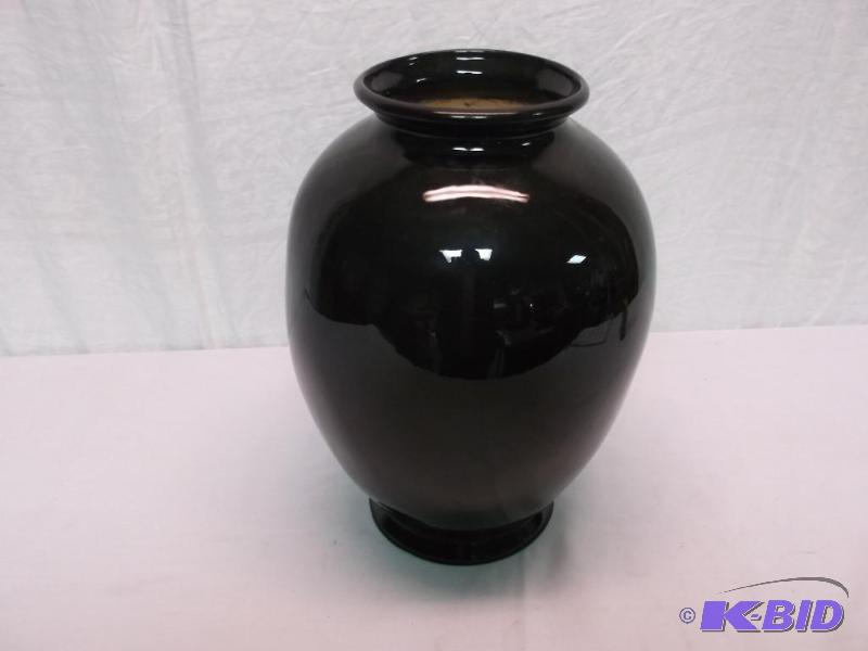 lot 63 image: Beautiful large black vase measuring 13 12&q...