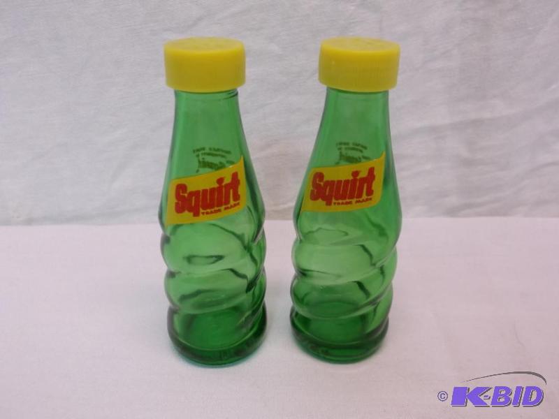 lot 64 image: Cute twisted glass Squirt salt & pepper s...