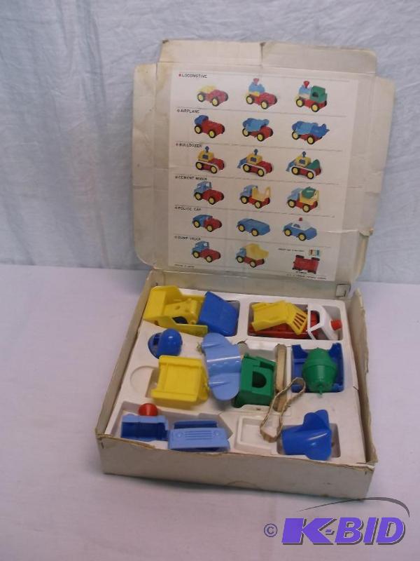 lot 74 image: Vintage child guidance toy uses c battery mak...