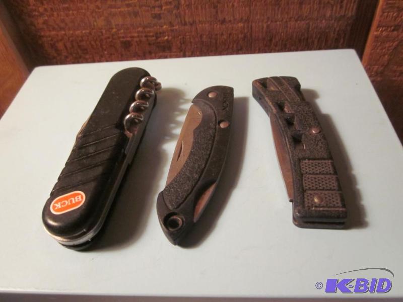 Lot of (3) Buck brand pocket knives.&nbsp  &...