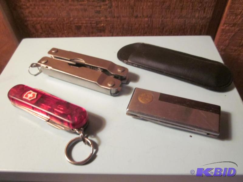Lot of (3) miscellaneous pocket knives, inclu...
