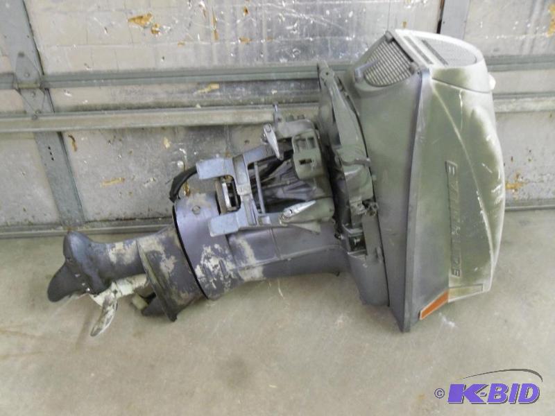 lot 1 image: Evinrude&nbspBig Twin Boat Motor. Model 4035...