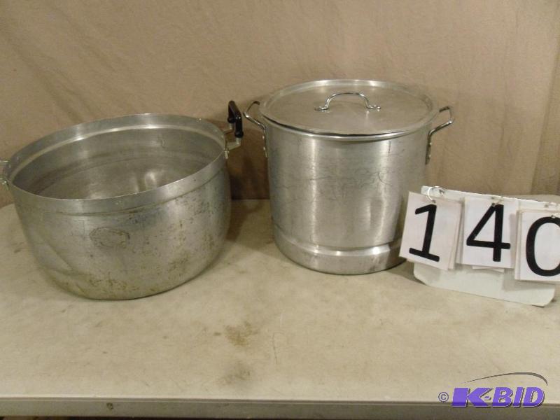 lot 140 image: Giant Aluminum 18" x 10" Stock Pot ...