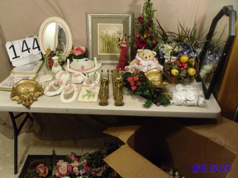lot 144 image: Faux Fruit, Floral, Pictures, Decor, Wall Han...