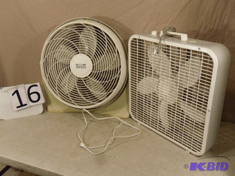 lot 16 image: 2 (3 Speed) Fans. Tested and Work....