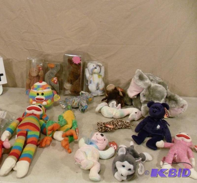 lot 162 image: Lot of Assorted Beanie Babies. RED STAR TAG P...