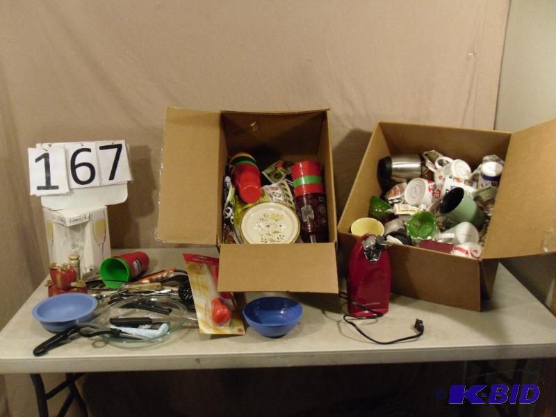 lot 167 image: Large lot of kitchen items. Can opener, Libbe...