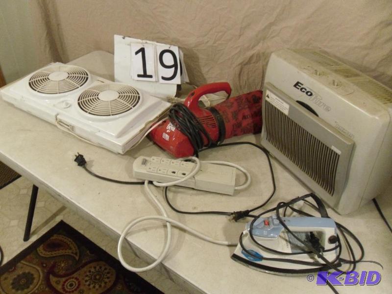 lot 19 image: Dirt Devil Hand Held Vaccuum, Eco Pure Hepa A...