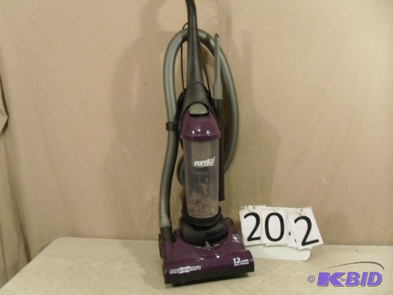 lot 202 image: Eureka Bagless&nbspVacuum. Tested and powers...