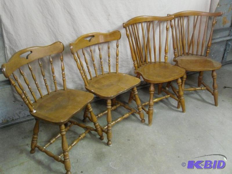 lot 231 image: 4 wood chairs. 2 Sets of 2. Two of them are m...