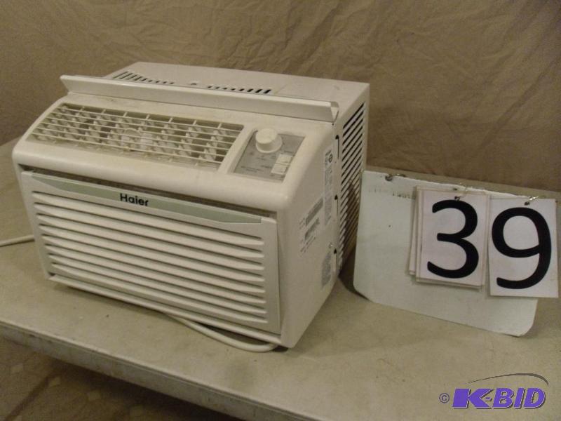 lot 39 image: Haier Window Air Conditioner. 5000 BTU. Teste...