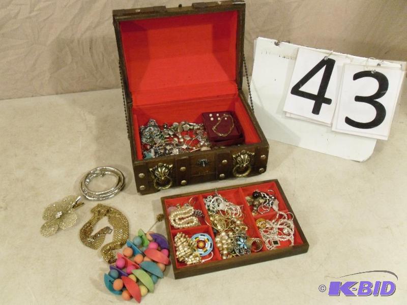 lot 43 image: Wood Jewelry Treasure Chest Box Full of Jewel...