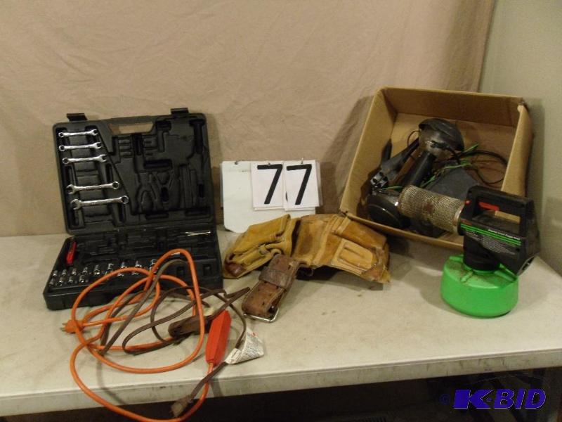 lot 77 image: Toolbelt, partial tool set, extension cords, ...